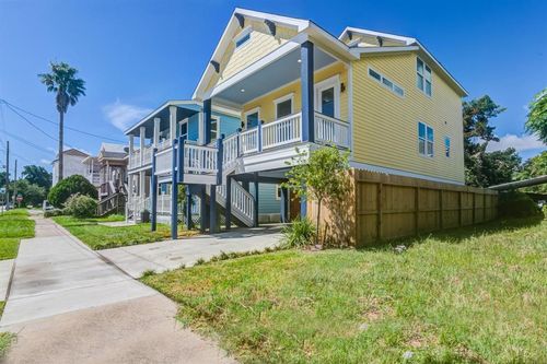 1207 32nd Street, Galveston, TX, 77550 | Card Image