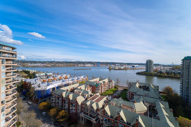1806 - 1245 Quayside Drive, Condo with 2 bedrooms, 2 bathrooms and 1 parking in New Westminster BC | Image 4