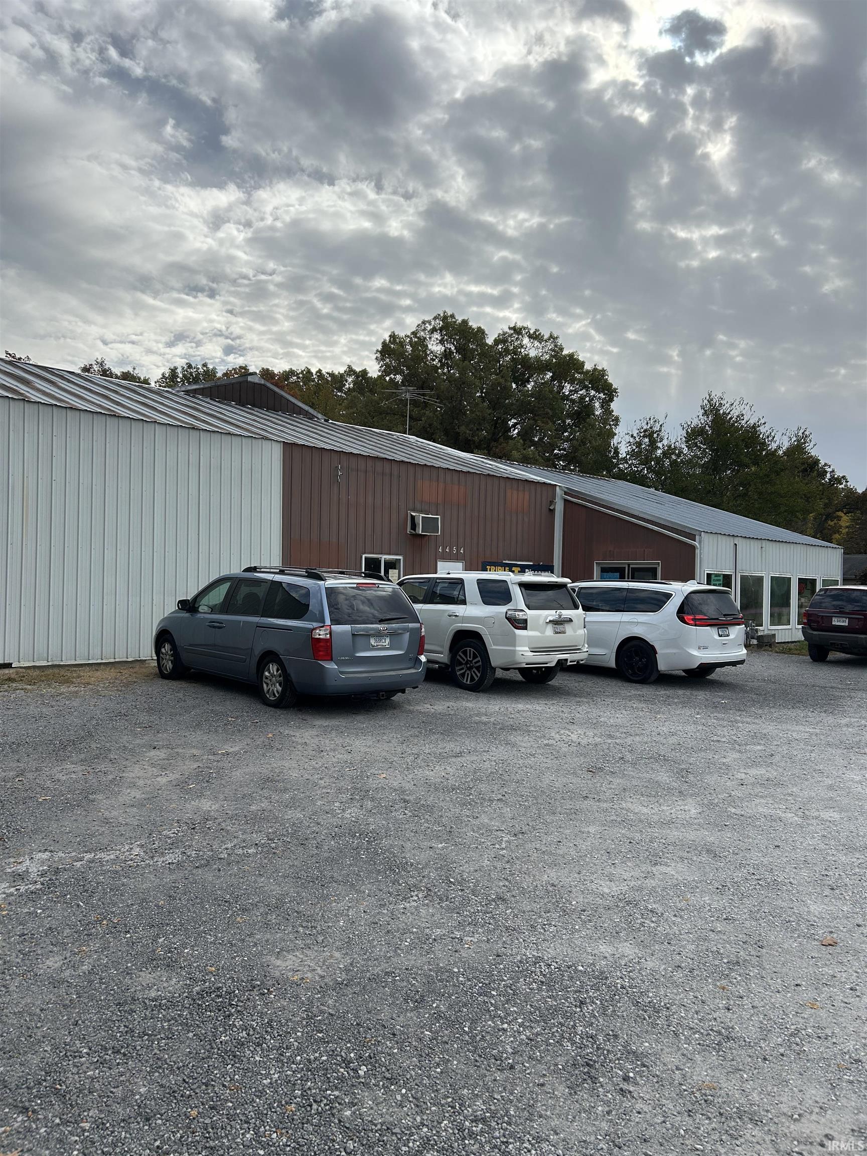 4454 N State Road 13, Leesburg, IN 46538