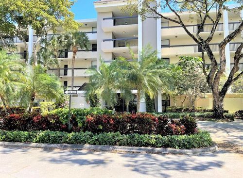 apt-f405-950 Lavers Cir, Delray Beach, FL, 33444-7841 | Card Image