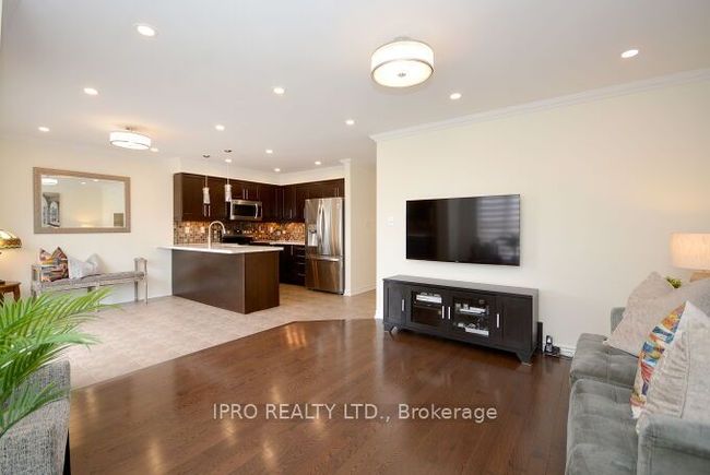 867 Fowles Crt, House attached with 4 bedrooms, 3 bathrooms and 2 parking in Milton ON | Image 14