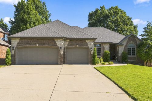 1019 W Parkhill Cir, Springfield, MO, 65810-2570 | Card Image