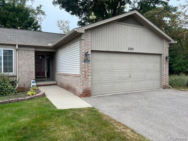 Deerhurst Dr, Westland, MI 48185