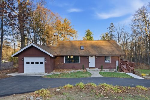 161 General Knox Rd, Russell, MA, 01071-9734 | Card Image