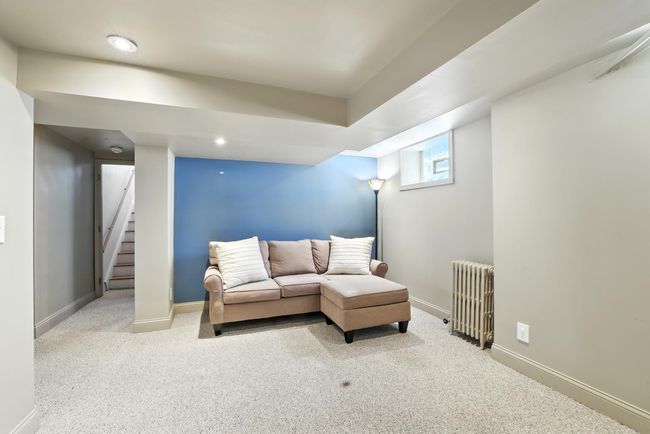 LL family room | Image 29