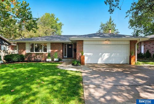 7330 Englewood Dr, Lincoln, NE, 68510-4223 | Card Image