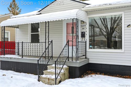 4654 Gloria St, Wayne, MI, 48184-2257 | Card Image