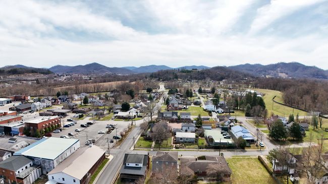 202 Black St, House other with 15 bedrooms, 10 bathrooms and null parking in Barbourville KY | Image 22