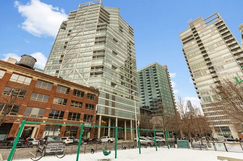 apt-705-510 W Erie St, CHICAGO, IL, 60654-6455 | Card Image