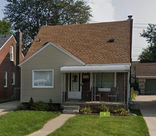 926 Mill St, Lincoln Park, MI, 48146-2740 | Card Image