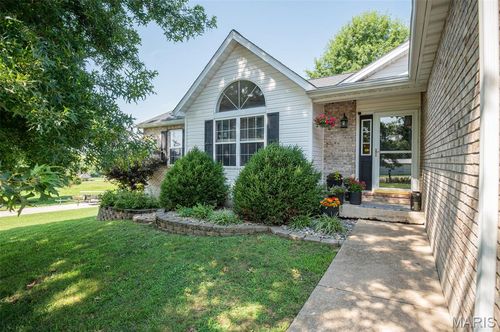 351 Meyers Hill Ln, New Haven, MO, 63068-2067 | Card Image