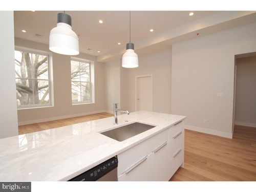 402-220 S 3rd Street, PHILADELPHIA, PA, 19106 | Card Image