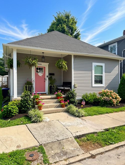 221 Murray St, Frankfort, KY, 40601-2971 | Card Image