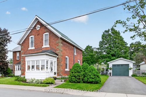 82 Munro Street, Carleton Place, ON, K7C1H7 | Card Image