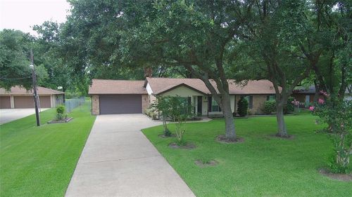 1410 E Houston St, Highlands, TX, 77562-2911 | Card Image