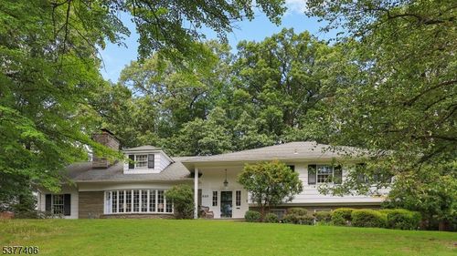 900 Minisink Way, Westfield, NJ, 07090-3723 | Card Image