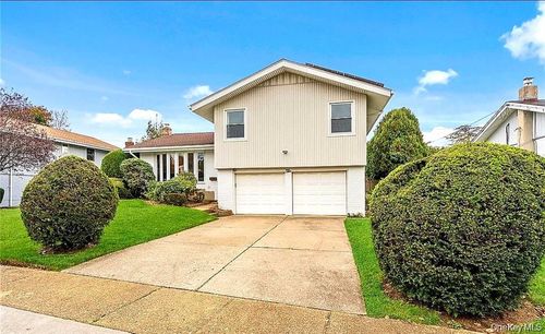 10 Friendly Ln, Jericho, NY, 11753-2331 | Card Image