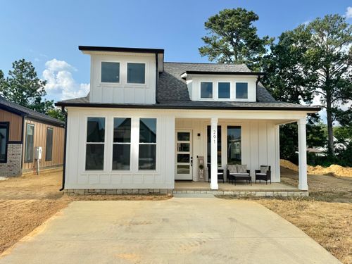291 Idle Pl, Rossville, GA, 30741-7304 | Card Image