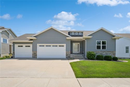 3065 Ridgeview Dr, Ely, IA, 52227-9001 | Card Image