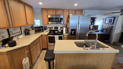 19 W Stearns Ave, Hooksett, NH, 03106-1084 | Card Image