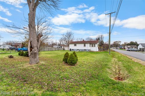 29021 Joan St, Romulus, MI, 48174-2414 | Card Image