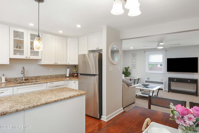 131 Manor Dr, Condo with 2 bedrooms, 1 bathrooms and 1 parking in Red Bank NJ | Image 9