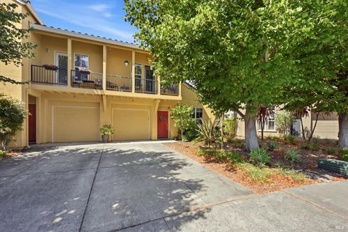 58 Arnold Dr, Novato, CA, 94949-6265 | Card Image