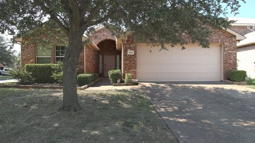 2001 Eagle Lake Dr, Forney, TX, 75126-5163 | Card Image