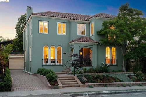 131 Waldo Ave, Piedmont, CA, 94611-3942 | Card Image