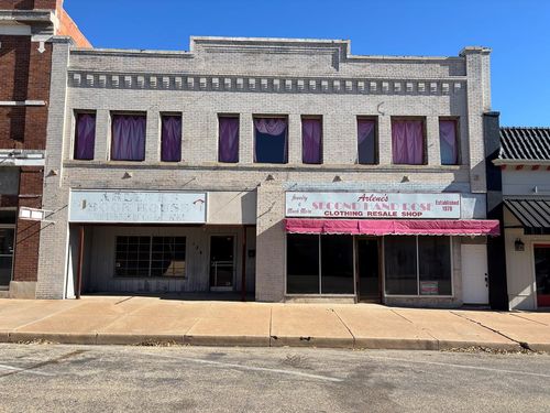 122 Oak St, Sweetwater, TX, 79556-4504 | Card Image