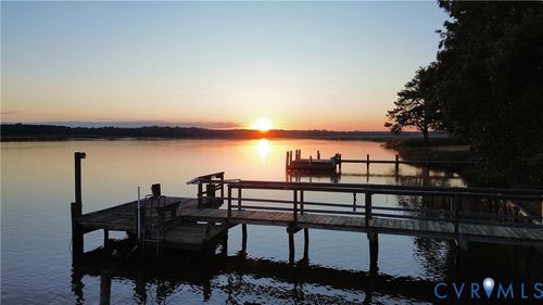 1647 Winona Park Dr, West Point, VA, 23181-3034 | Card Image