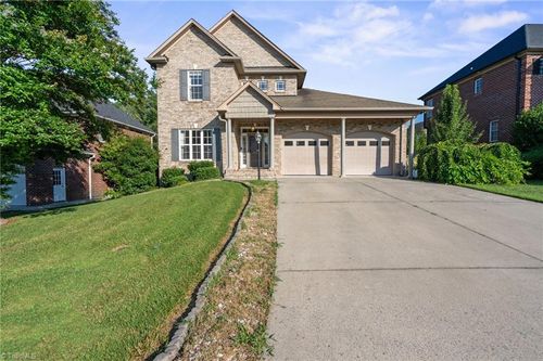 975 Boyer Dr, Clemmons, NC, 27012-9476 | Card Image