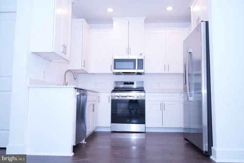 141 Stoutsburg Blvd, PENNINGTON, NJ, 08534 | Card Image