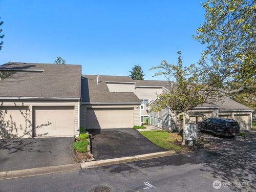 15662 Ne 70th Ct, Redmond, WA, 98052-4305 | Card Image