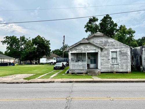 light-commercial-2736 Gulfway Dr, Port Arthur, TX, 77640 | Card Image