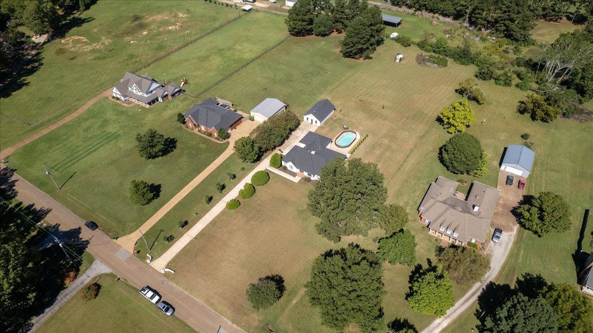 Linnie Cv, Arlington, TN 38002