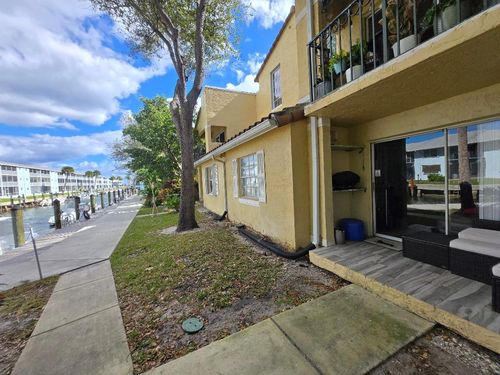 102-1105 Lake Shore Dr, Lake Park, FL, 33403-2872 | Card Image
