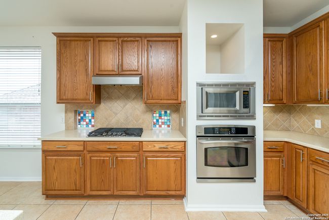 10615 Wind Walker, House other with 4 bedrooms, 4 bathrooms and null parking in Helotes TX | Image 13