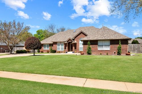 5408 W Orlando Cir, Broken Arrow, OK, 74011-1136 | Card Image