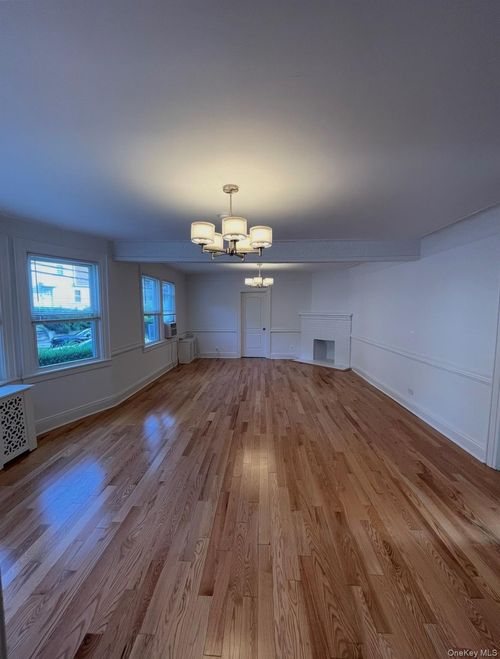 1-174 Sedgwick Ave, Yonkers, NY, 10705-2672 | Card Image