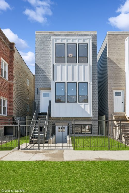 3216 W Polk St, Chicago, IL, 60624-4134 | Card Image