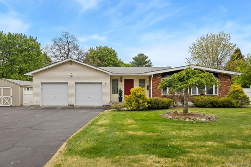26 Carrie Ln, Nanuet, NY, 10954-3218 | Card Image