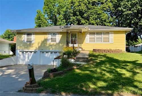 1512 Safari Dr, Saint Joseph, MO, 64506-2551 | Card Image