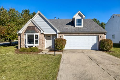 6230 Valleyview Dr, Fishers, IN, 46038-2076 | Card Image