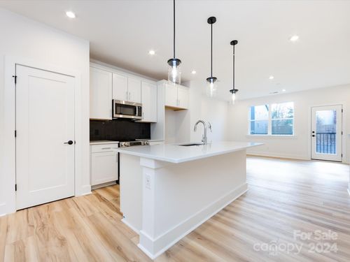 7022 Impulse Ct, Charlotte, NC, 28205-7890 | Card Image
