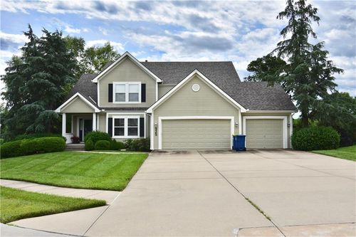 925 Redwood Cir, Liberty, MO, 64068 | Card Image