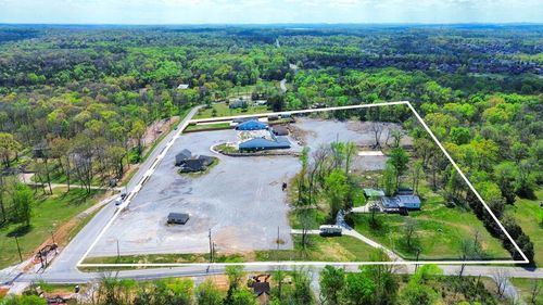 2060 Old Lebanon Dirt Rd, MOUNT JULIET, TN, 37122-7417 | Card Image