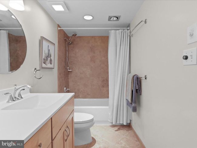 APT-1418 - 1808 Old Meadow Rd, Condo with 1 bedrooms, 1 bathrooms and null parking in MCLEAN VA | Image 17