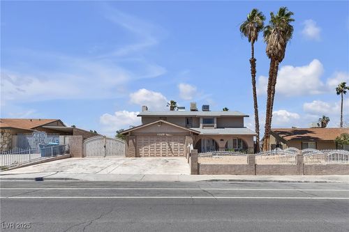 6628 Celeste Ave, Las Vegas, NV, 89107-2405 | Card Image