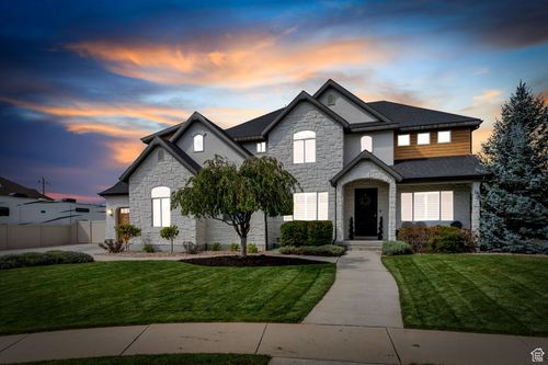 9435 N Aspen Hollow Cir, Highland, UT, 84003-5637 | Card Image